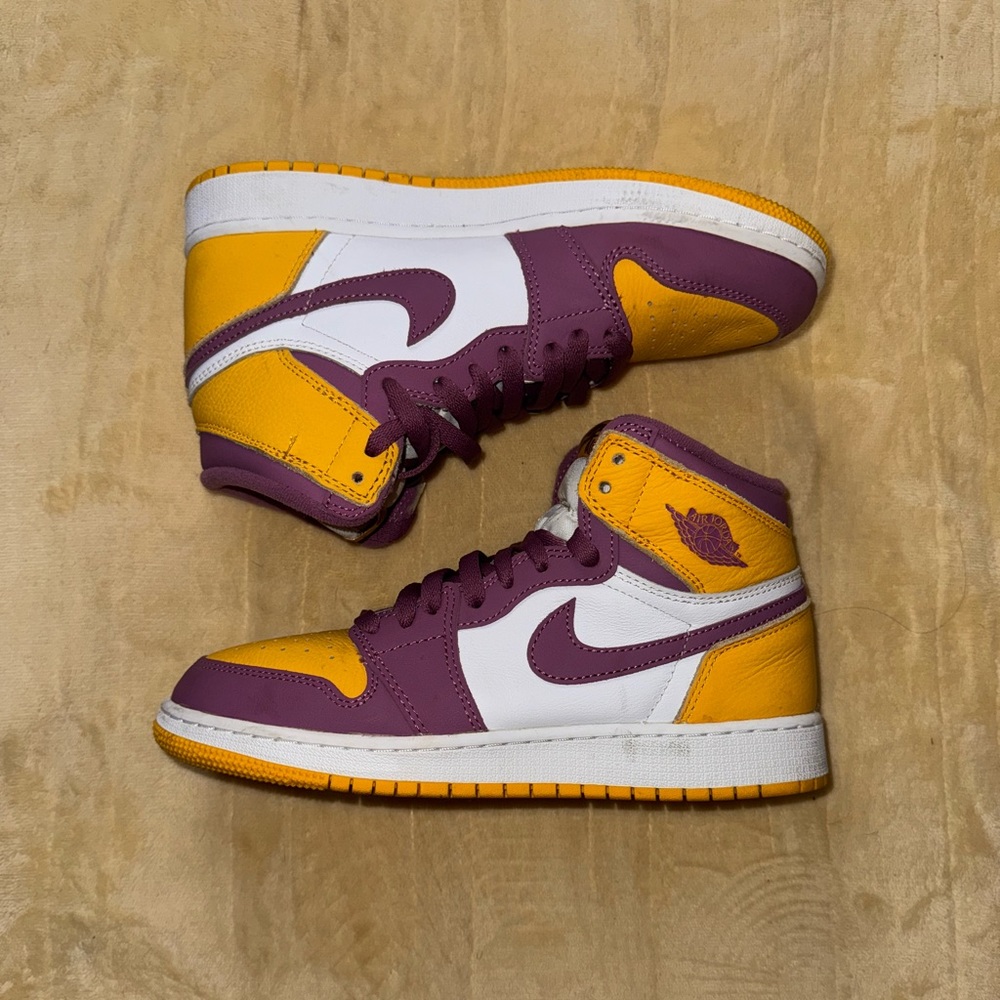 Nike Air Jordan 1 Retro High OG Box